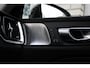 Volvo V60 T8 Plug-in hybrid Automaat AWD Ultra Dark | Panoramadak | 360° camera | Bowers & Wilkins audio | Verwarmbare voorstoelen | Massagefunctie voorstoelen | Verwarmbaar stuurwiel | Verwarmbare achterbank | Blind Spot | | Semi Elektrische trakhaak | Elek bed. voorstoelen met Memory | 18 inch Lichtmetalen velgen | Alarmklasse 3