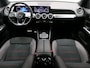 Mercedes-Benz GLB 200 AMG Nightpakket 7 Persoons | Trekhaak | Sfeerverlichting | Keyless Go | Stoelverwarming | Parkeerpakket met Camera | Inclusief 24 maanden Mercedes-Benz Certified garantie voor Europa.