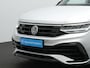 Volkswagen Tiguan 2.0 TDI 150 pk DSG R-Line Business+ | Panoramadak | Trekhaak | Standkachel | Leder | Geheugenstoelen | Head-up display | Stuur-/achterbankverwarming