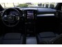 Volvo XC40 B4 Automaat Plus Dark | Achteruitrijcamera | Semi elektrische trekhaak | Stoelverwarming | Blind Spot | Stuurwiel verwarming | Google services | Bestuurdersstoel met geheugen | Harman/Kardon premium audio | Blind Spot | 18 inch lichtmetalen velgen |