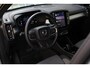 Volvo XC40 B4 Automaat Plus Dark | Achteruitrijcamera | Semi elektrische trekhaak | Stoelverwarming | Blind Spot | Stuurwiel verwarming | Google services | Bestuurdersstoel met geheugen | Harman/Kardon premium audio | Blind Spot | 18 inch lichtmetalen velgen |