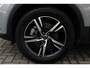 Volvo XC40 B4 Automaat Plus Dark | Achteruitrijcamera | Semi elektrische trekhaak | Stoelverwarming | Blind Spot | Stuurwiel verwarming | Google services | Bestuurdersstoel met geheugen | Harman/Kardon premium audio | Blind Spot | 18 inch lichtmetalen velgen |