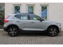 Volvo XC40 B4 Automaat Plus Dark | Achteruitrijcamera | Semi elektrische trekhaak | Stoelverwarming | Blind Spot | Stuurwiel verwarming | Google services | Bestuurdersstoel met geheugen | Harman/Kardon premium audio | Blind Spot | 18 inch lichtmetalen velgen |