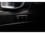 Volvo XC40 B4 Automaat Plus Dark | Achteruitrijcamera | Semi elektrische trekhaak | Stoelverwarming | Blind Spot | Stuurwiel verwarming | Google services | Bestuurdersstoel met geheugen | Harman/Kardon premium audio | Blind Spot | 18 inch lichtmetalen velgen |