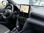 Toyota Yaris Cross 1.5 Hybrid 115 Dynamic APPLE/ANDROID STOEL/STUURVERWARMING NAVI AD-CRUISE PRIVACY-GLASS 17"LM-VELGEN