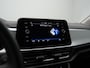 Volkswagen T-Roc 1.5 TSI 150 pk DSG Life Edition | Achteruitrijcamera | Adaptive Cruise | Carplay | Side Assist
