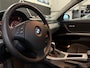 BMW 3-Serie E90 325i Dynamic Executive Aut.-6 | 1e eig. direct van BMW dealer! | 100% schadevrij en dealeronderhouden | Youngtimer | Bijtellingsvriendelijk! |