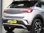 Opel Mokka-e Elegance 50-kWh 136PK | AppleCarPlay/AndroidAuto | Cruise Control | Climate Control | Camera | Digitale Cockpit | Navigatie | FULL LED | TwoTone | Isofix | Armsteun |