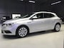 Renault Megane 1.2 TCe Life I Compleet onderhoud I Stoelen verwarming I 6 Bak I Trekhaak I New Apk & KB I Cruise I Airco I Isofix
