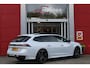 Peugeot 508 SW PSE 1.6 HYbrid 360PK AWD | PANORAMISCH SCHUIF/KANTELDAK | FOCAL® PREMIUM AUDIOSYSTEEM MET 10 SPEAKERS | MATRIX KOPLAMPEN | SFEERVERLICHTING | 360 HD PARKEERCAMERA'S | VERWARMDE VOORRUITRAND | DRAADLOOS APPLECARPLAY/ANDROID AUTO | NAVIGATIE | ADAPTIEVE CRUISE CONTROL | SPORT HIGH PERFORMANCE ONDERSTEL | ACTIVE SUSPENSION CONTROL | ANTIDIEFSTAL PACK (ALARM) | NIGHT VISION | 20" LICHTMETALEN ''EXXAR'' VELGEN | VERWARMBARE AGR SPORTSTOELEN MET MASSAGEFUNCTIE | BEKLEDING ''NAPPA LEDER''/ALCANTARA/3D STOF PSE | ELEKTRISCH BEDIENBARE ACHTERKLEP | PEUGEOT SPORT REMKLAUWEN IN DE KLEUR ''KRYPYONITE'' |