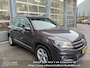 Volkswagen Tiguan 1.4 TSI Sport&Style | Trekhaak | Navi | Cruise | Sensoren + Camera Achter | Onderhoud bekend | Carplay mogelijk