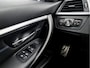 BMW 3-Serie 320i M Sport 184Pk Automaat (GROOT NAVI, M PAKKET, HARMAN/KARDON, APPLE CARPLAY, SPORT AUTOMAAT, STOELVERWARMING, LEDEREN SPORTSTOELEN, DIGITAL COCKPIT, GETINT GLAS, FLIPPERS, NIEUWSTAAT)