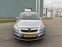 Opel Zafira 1.6-16V Enjoy 7-Persoons 105 PK. Mooie en als nieuw rijdende auto met slecht 137.000 KM !!! Distributieriem en waterpomp vervangen bij 95.000 KM !!