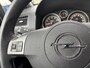 Opel Zafira 1.6-16V Enjoy 7-Persoons 105 PK. Mooie en als nieuw rijdende auto met slecht 137.000 KM !!! Distributieriem en waterpomp vervangen bij 95.000 KM !!