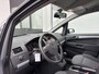 Opel Zafira 1.6-16V Enjoy 7-Persoons 105 PK. Mooie en als nieuw rijdende auto met slecht 137.000 KM !!! Distributieriem en waterpomp vervangen bij 95.000 KM !!
