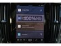 Volvo V90 T8 Recharge AWD Ultra Dark - Panorama/schuifdak - IntelliSafe Assist & Surround - 360º Camera - Harman/Kardon audio - Adaptieve LED koplampen - Verwarmde voorstoelen, stuur & achterbank - Parkeersensoren voor & achter - Elektr. bedienb. voorstoelen met geheugen - Head up display - Elektr. inklapbare trekhaak - 19' LMV