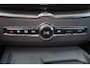 Volvo XC60 T6 Recharge AWD Core Bright - LONG RANGE - Panorama/schuifdak - IntelliSafe Assist & Surround - Parkeercamera achter - Verwarmde voorstoelen, stuur & achterbank - Parkeersensoren voor & achter - Draadloze tel. lader - High Performance audio - 18' LMV