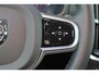 Volvo V60 T6 Recharge AWD Plus Dark - LONG RANGE - IntelliSafe Assist & Surround - 360º Camera - Harman/Kardon audio - Adaptieve LED koplampen - Verwarmde voorstoelen, stuur & achterbank - Parkeersensoren voor & achter - Elektr. bedienb. voorstoelen met geheugen - Extra getint glas - Elektr. inklapbare trekhaak - 18' LMV