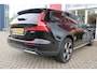 Volvo V60 Cross Country 2.0 B5 250PK CROSSCOUNTRY AWD Ultimate AWD (VIERWIELAANDRIJVING) | PANORAMISCH SCHUIF/KANTELDAK | PARKEERVERWARMING MET TIMER (STANDKACHEL) | MORITZ LEDEREN BEKLEDING MET COMFORTSTOELEN EN DUAL TONE LEDEREN STUURWIEL | ELEKTRISCH VERSTELBARE VOORSTOELEN MET GEHEUGEN OP BEIDE STOELEN | STOEL, STUUR EN ACHTERBANKVERWARMING | PREMIUM AUDIO BY HARMAN KARDON | ADAPTIEVE FULL LED KOPLAMPEN | LED MISTLAMPEN |VERLICHTINGS PACK 2 | INTELSAFE SURROUND | PARK ASSIST "VISIUAL PARK ASSIST" INCL. 360° VIEW | ROESTVRIJSTALEN SIDE SCUFF PLATES MET ''CROSS COUNTRY" INSCIPTIE | EXTRA GETINT GLAS OP ACHTER |