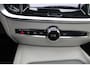 Volvo V60 Cross Country 2.0 B5 250PK CROSSCOUNTRY AWD Ultimate AWD (VIERWIELAANDRIJVING) | PANORAMISCH SCHUIF/KANTELDAK | PARKEERVERWARMING MET TIMER (STANDKACHEL) | MORITZ LEDEREN BEKLEDING MET COMFORTSTOELEN EN DUAL TONE LEDEREN STUURWIEL | ELEKTRISCH VERSTELBARE VOORSTOELEN MET GEHEUGEN OP BEIDE STOELEN | STOEL, STUUR EN ACHTERBANKVERWARMING | PREMIUM AUDIO BY HARMAN KARDON | ADAPTIEVE FULL LED KOPLAMPEN | LED MISTLAMPEN |VERLICHTINGS PACK 2 | INTELSAFE SURROUND | PARK ASSIST "VISIUAL PARK ASSIST" INCL. 360° VIEW | ROESTVRIJSTALEN SIDE SCUFF PLATES MET ''CROSS COUNTRY" INSCIPTIE | EXTRA GETINT GLAS OP ACHTER |