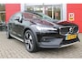Volvo V60 Cross Country 2.0 B5 250PK CROSSCOUNTRY AWD Ultimate AWD (VIERWIELAANDRIJVING) | PANORAMISCH SCHUIF/KANTELDAK | PARKEERVERWARMING MET TIMER (STANDKACHEL) | MORITZ LEDEREN BEKLEDING MET COMFORTSTOELEN EN DUAL TONE LEDEREN STUURWIEL | ELEKTRISCH VERSTELBARE VOORSTOELEN MET GEHEUGEN OP BEIDE STOELEN | STOEL, STUUR EN ACHTERBANKVERWARMING | PREMIUM AUDIO BY HARMAN KARDON | ADAPTIEVE FULL LED KOPLAMPEN | LED MISTLAMPEN |VERLICHTINGS PACK 2 | INTELSAFE SURROUND | PARK ASSIST "VISIUAL PARK ASSIST" INCL. 360° VIEW | ROESTVRIJSTALEN SIDE SCUFF PLATES MET ''CROSS COUNTRY" INSCIPTIE | EXTRA GETINT GLAS OP ACHTER |