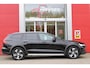 Volvo V60 Cross Country 2.0 B5 250PK CROSSCOUNTRY AWD Ultimate AWD (VIERWIELAANDRIJVING) | PANORAMISCH SCHUIF/KANTELDAK | PARKEERVERWARMING MET TIMER (STANDKACHEL) | MORITZ LEDEREN BEKLEDING MET COMFORTSTOELEN EN DUAL TONE LEDEREN STUURWIEL | ELEKTRISCH VERSTELBARE VOORSTOELEN MET GEHEUGEN OP BEIDE STOELEN | STOEL, STUUR EN ACHTERBANKVERWARMING | PREMIUM AUDIO BY HARMAN KARDON | ADAPTIEVE FULL LED KOPLAMPEN | LED MISTLAMPEN |VERLICHTINGS PACK 2 | INTELSAFE SURROUND | PARK ASSIST "VISIUAL PARK ASSIST" INCL. 360° VIEW | ROESTVRIJSTALEN SIDE SCUFF PLATES MET ''CROSS COUNTRY" INSCIPTIE | EXTRA GETINT GLAS OP ACHTER |