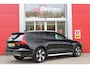Volvo V60 Cross Country 2.0 B5 250PK CROSSCOUNTRY AWD Ultimate AWD (VIERWIELAANDRIJVING) | PANORAMISCH SCHUIF/KANTELDAK | PARKEERVERWARMING MET TIMER (STANDKACHEL) | MORITZ LEDEREN BEKLEDING MET COMFORTSTOELEN EN DUAL TONE LEDEREN STUURWIEL | ELEKTRISCH VERSTELBARE VOORSTOELEN MET GEHEUGEN OP BEIDE STOELEN | STOEL, STUUR EN ACHTERBANKVERWARMING | PREMIUM AUDIO BY HARMAN KARDON | ADAPTIEVE FULL LED KOPLAMPEN | LED MISTLAMPEN |VERLICHTINGS PACK 2 | INTELSAFE SURROUND | PARK ASSIST "VISIUAL PARK ASSIST" INCL. 360° VIEW | ROESTVRIJSTALEN SIDE SCUFF PLATES MET ''CROSS COUNTRY" INSCIPTIE | EXTRA GETINT GLAS OP ACHTER |