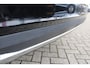 Volvo V60 Cross Country 2.0 B5 250PK CROSSCOUNTRY AWD Ultimate AWD (VIERWIELAANDRIJVING) | PANORAMISCH SCHUIF/KANTELDAK | PARKEERVERWARMING MET TIMER (STANDKACHEL) | MORITZ LEDEREN BEKLEDING MET COMFORTSTOELEN EN DUAL TONE LEDEREN STUURWIEL | ELEKTRISCH VERSTELBARE VOORSTOELEN MET GEHEUGEN OP BEIDE STOELEN | STOEL, STUUR EN ACHTERBANKVERWARMING | PREMIUM AUDIO BY HARMAN KARDON | ADAPTIEVE FULL LED KOPLAMPEN | LED MISTLAMPEN |VERLICHTINGS PACK 2 | INTELSAFE SURROUND | PARK ASSIST "VISIUAL PARK ASSIST" INCL. 360° VIEW | ROESTVRIJSTALEN SIDE SCUFF PLATES MET ''CROSS COUNTRY" INSCIPTIE | EXTRA GETINT GLAS OP ACHTER |