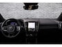 Volvo EX40 Single Motor Extended Range Core Business 82 kWh | Adaptieve cruise control | Harman Kardon Audio | Parkeersensoren voor + achter | Parkeercamera | 19" velgen | Stoelverwarming voorzijde | Stuurwielverwarming | Warmtepomp |