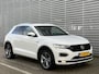 Volkswagen T-Roc 1.5 TSI 150pk R-line / Digitaal dashboard / Navigatie / 2x R-line / Afneembare trekhaak / Parkeersensoren V+A /