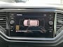 Volkswagen T-Roc 1.5 TSI R-line / Digitaal dashboard / Navigatie / 2x R-line / Afneembare trekhaak / Parkeersensoren V+A / **