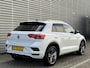 Volkswagen T-Roc 1.5 TSI R-line / Digitaal dashboard / Navigatie / 2x R-line / Afneembare trekhaak / Parkeersensoren V+A / **