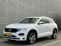 Volkswagen T-Roc 1.5 TSI R-line / Digitaal dashboard / Navigatie / 2x R-line / Afneembare trekhaak / Parkeersensoren V+A / **