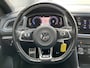 Volkswagen T-Roc 1.5 TSI R-line / Digitaal dashboard / Navigatie / 2x R-line / Afneembare trekhaak / Parkeersensoren V+A / **