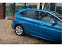 BMW 2-Serie Active Tourer 220i Aut. | High Executive | M-Sportpakket | BMW Premium Selection | Head-Up Display | Navigatie Plus | Afneembare Trekhaak | Dealer Onderhouden |