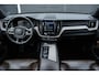 Volvo XC60 T8 Twin Engine AWD Inscription | Luchtvering | 360 graden Camera | Panoramisch schuif-/kanteldak | BLIS | Adaptieve Cruise Control | Geventileerde stoelen | Stoelkoeling & verwarming | Smartphone integratie |