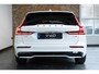 Volvo V60 T6 Plug-in hybrid AWD Plus Dark | Direct Beschikbaar | Head-Up Display | Schuif/Kantel Panoramadak | Harman Kardon Premium Audio | Nappa Lederen Contourstoelen | 360º Camera |