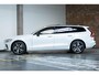 Volvo V60 T6 Plug-in hybrid AWD Plus Dark | Head-Up Display | Panoramadak met Schuif-/Kantelfunctie | Harman Kardon Premium Audio | Nappa Lederen Contourstoelen | 360º Camera | Keyless