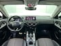 DS 3 1.2 Hybrid Performance Line 136pk Automaat | Velours/Alcantara Bekleding | Navigatie | Climate Control | Cruise Control | Camera en Parkeersensoren Voor + Achter | LED | 17" Lichtmetalen Velgen | Head-Up Display | Dodehoek Detectie | Apple Carplay/Android Auto |