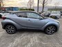 Toyota C-HR 1.8 HYBRID BI-TONE STOEL/STUURVERW PARKSENSOR V+A BLIND-SPOT PARKCAMERA APPLE/ANDROID KEYLESS