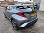 Toyota C-HR 1.8 HYBRID BI-TONE STOEL/STUURVERW PARKSENSOR V+A BLIND-SPOT PARKCAMERA APPLE/ANDROID KEYLESS