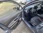 Toyota C-HR 1.8 HYBRID BI-TONE STOEL/STUURVERW PARKSENSOR V+A BLIND-SPOT PARKCAMERA APPLE/ANDROID KEYLESS
