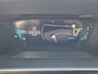 Peugeot e-2008 EV Blue Lease Allure 50 kWh | Camera | Cruise Control | Navigatie | Apple Carplay / Android Auto | 17" Licht Metalen Velgen | Connected services | DAB ontvanger | Keyless start