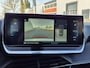 Peugeot e-2008 EV Blue Lease Allure 50 kWh | Camera | Cruise Control | Navigatie | Apple Carplay / Android Auto | 17" Licht Metalen Velgen | Connected services | DAB ontvanger | Keyless start