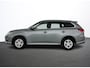 Mitsubishi Outlander 2.4 PHEV 165kW Pure Auto. Trekhaak Navigatie Apple Carplay/Android Auto Camera Parkeersensoren Cruise Control Stoelverwarming Climate Control Lichtmetalen velgen Getinte ramen