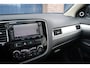 Mitsubishi Outlander 2.0 PHEV Instyle | Keyless | Camera | Dealer onderhouden | Trekhaak | Schuifdak