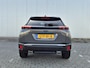 Peugeot 2008 1.2 Hybrid 136PK Allure Automaat | Draadloze Apple Carplay / Android Auto | 17" Licht Metalen Velgen | Parkeersensoren | DAB Ontvanger | Connected services | Dakrails | Dimlichten automatisch