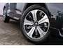 Volvo XC60 T6 Plug-in hybrid AWD Plus Dark | Trekhaak | 360 camera | Adaptive Cruise Control | Google Maps navigatie | Panoramadak | Verwarmbare achterbank/voorstoelen/stuurwiel | Elektrische stoelverstelling | Dodehoekdetectie |