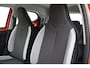 Toyota Aygo 1.0 VVT-i x-play | Origineel NL | Airco | Camera | Elektrische ramen voor | 14 inch | Bluetooth
