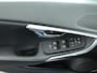 Volvo V40 2.0 T2 R-Design | Panorama dag | Camera | PDC | Elektrisch verstelbare stoel | Navi